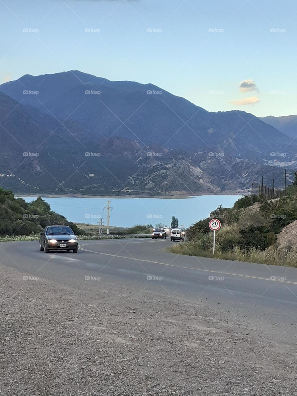 camino en precordillera mendocina