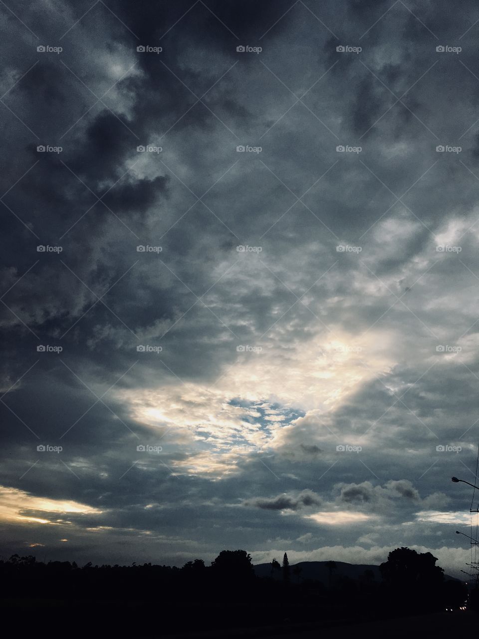 🌅Desperta, #Jundiaí!
Ótima 6a feira a todos. 
🍃
#sol
#sun
#sky
#céu
#photo
#nature
#manhã
#nuvens
#morning
#alvorada
#natureza
#horizonte
#fotografia
#paisagem
#inspiração
#amanhecer 
#mobgraphy
#FotografeiEmJundiaí