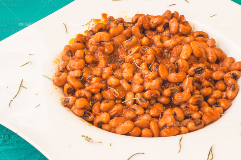 Beans with red sauce