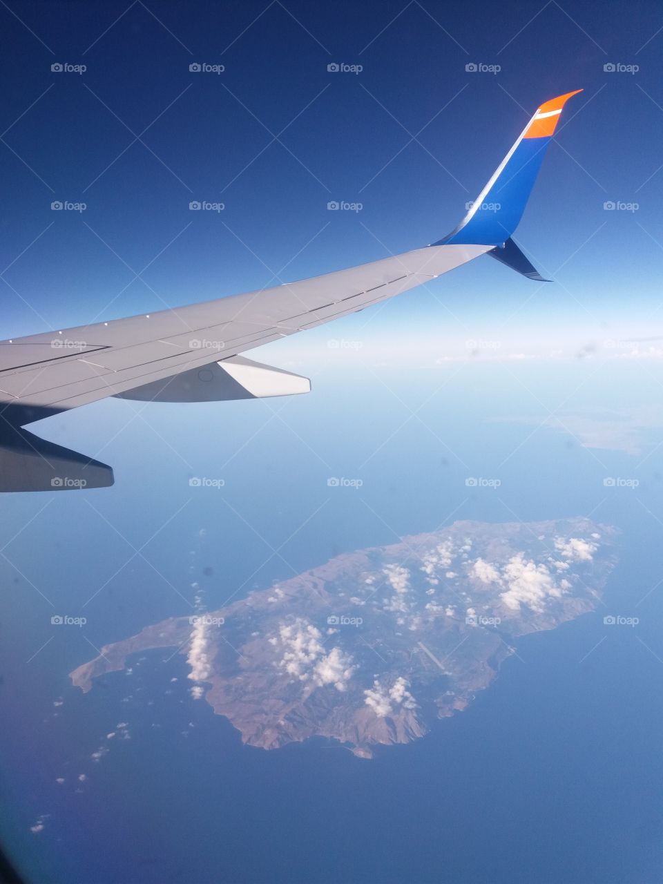 Airplane wing and island