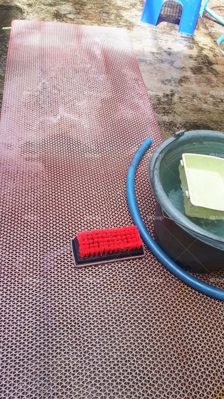 how to wash bathroom rugs