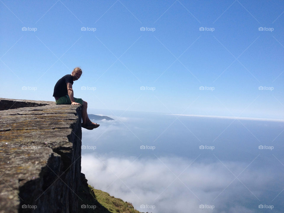 sky cliff spain corunna by knutigro