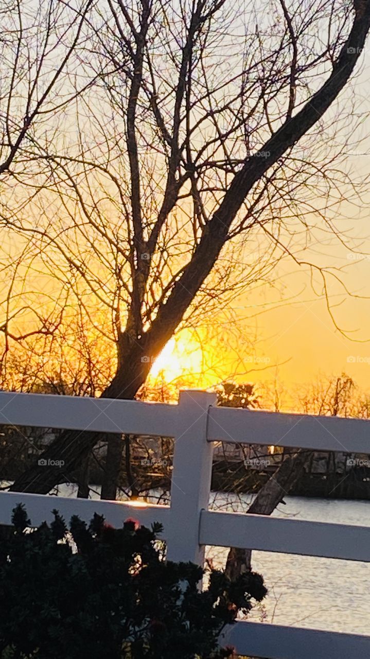 Sunset. after 4 days of inclement weather. Beautiful Yellow Horizon. Been a long time since i have seen a Yellow Sundown. Seasons changing time changing soon. Not Good.