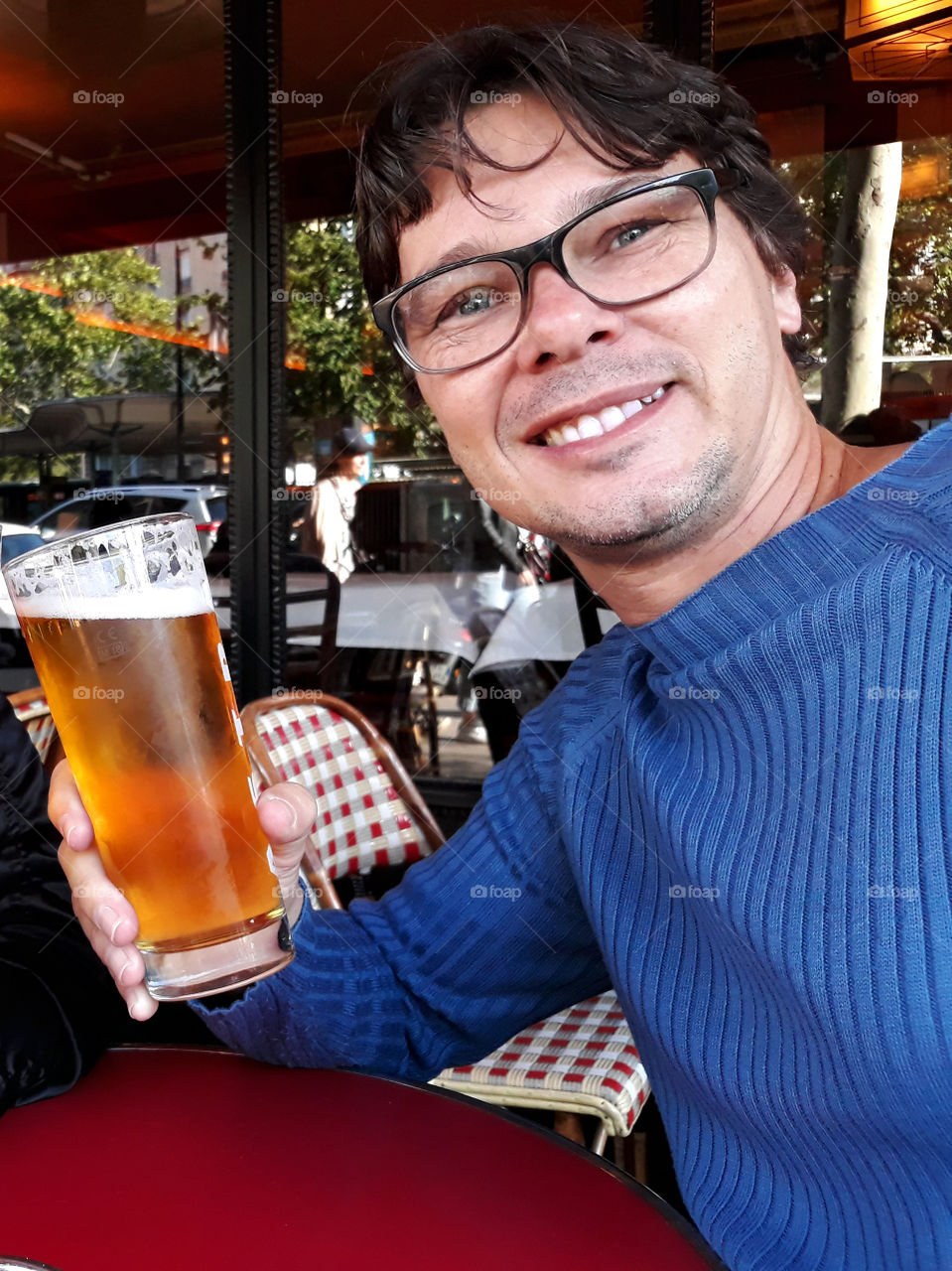 Peaking the Paris beer.