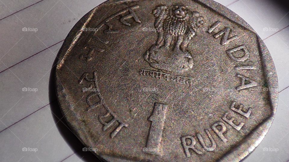 One rupee coin from India year 1988 front side