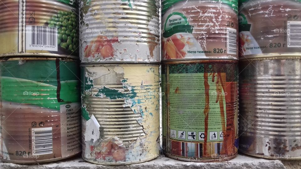 tin cans empty rust scratches paint used dirty old house yard background screensaver