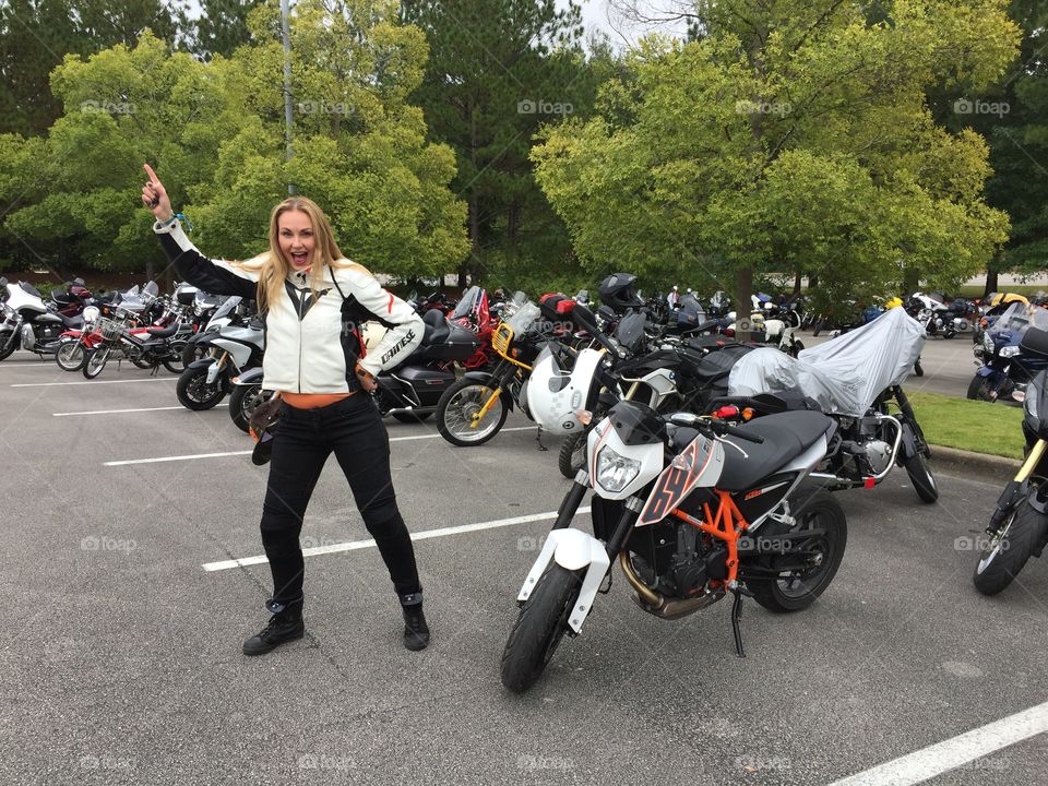 Bikes her so happy, she just wants to dance