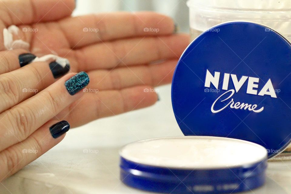 Nívea Cream in my Hands