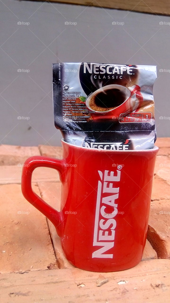 nescafe classic with mug
