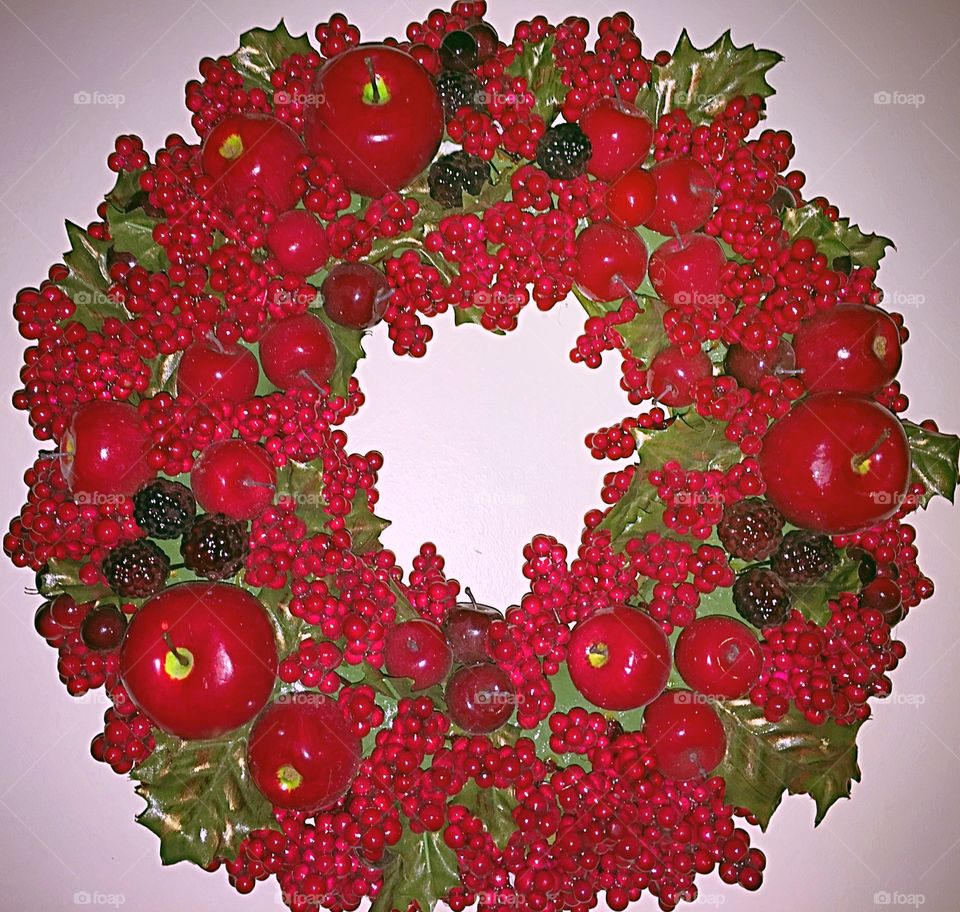 Apple berry wreath 