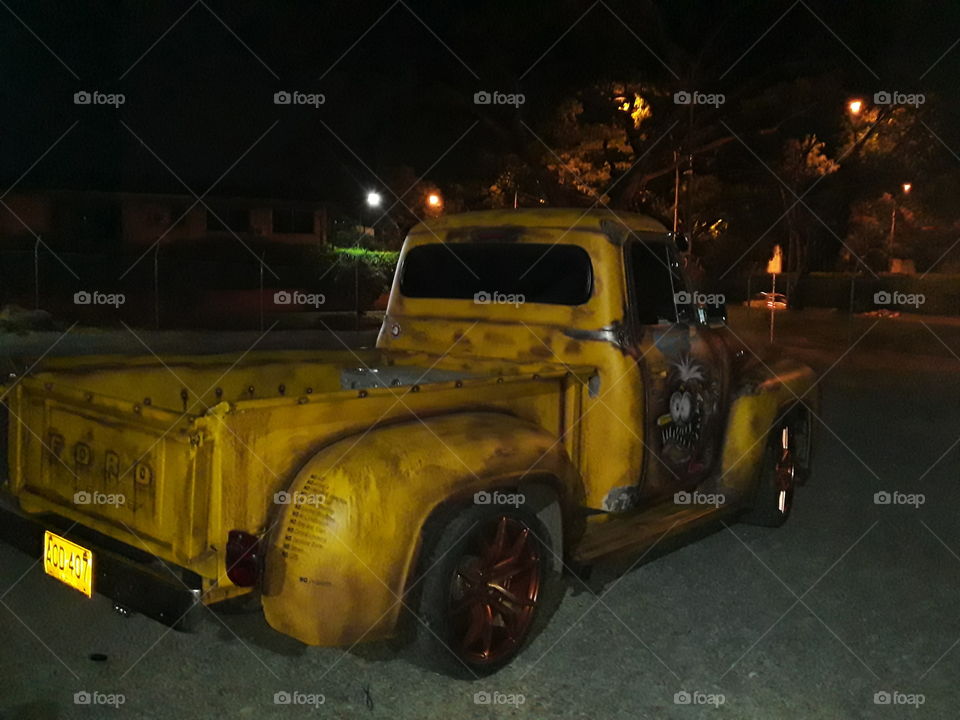 f100 en las sombras