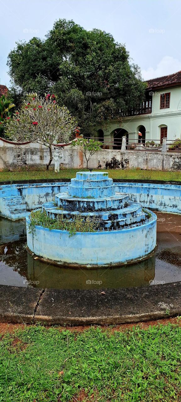 garden water fountain