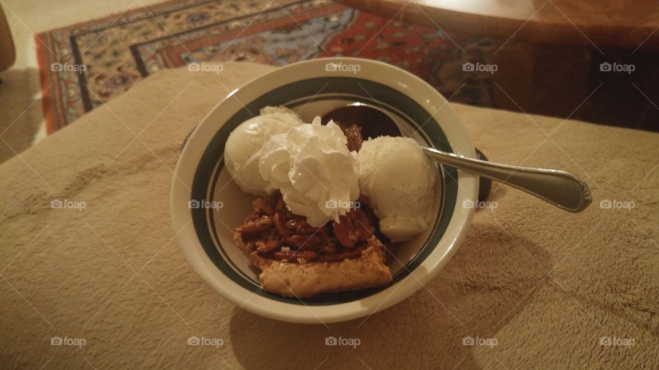Ice Cream And Pie crust