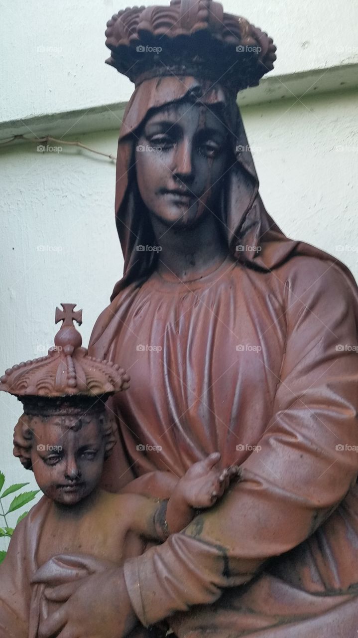 Statue of The Virgin Mary and Child