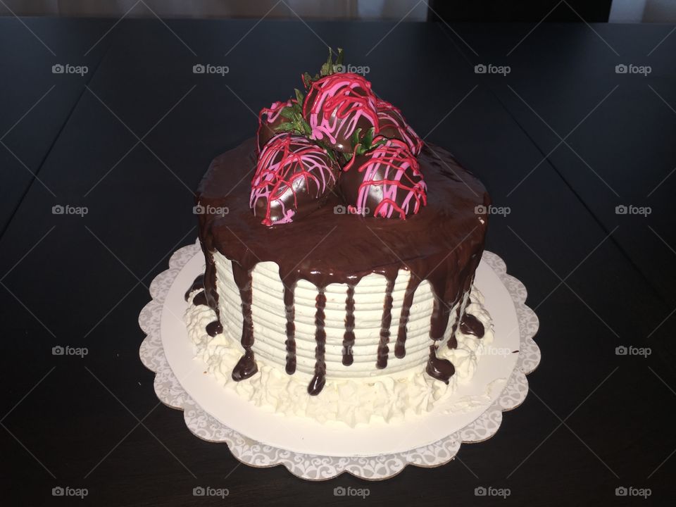 Chocolate covered strawberry cake 