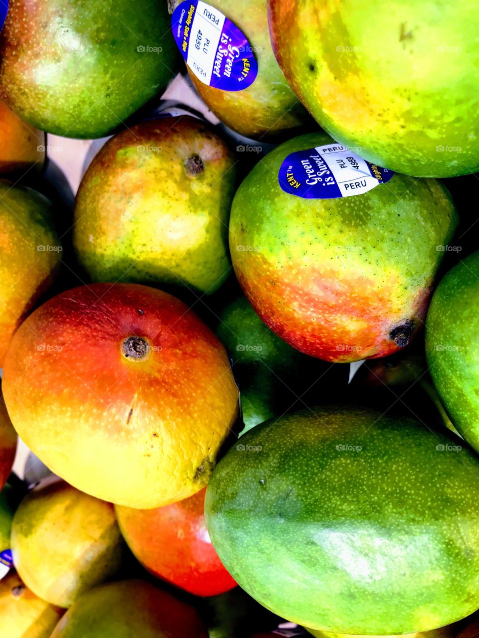 Mangos at market 