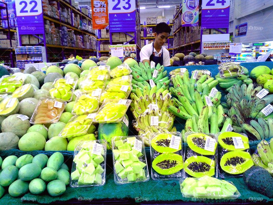 fruits and vegetsbles sold in a grocery store