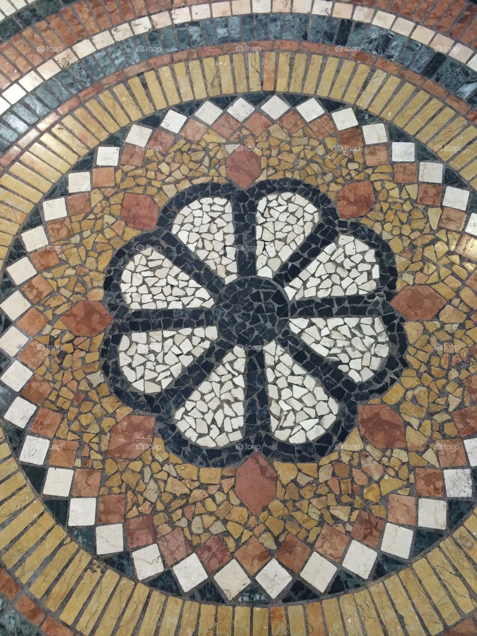 Villagio mall floor tile pattern