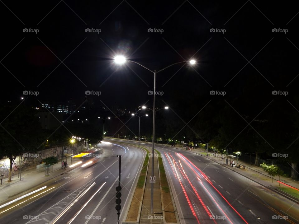 Long Exposure / Longa Exposição / Night / Transport / Transporte / City / Urban / Street.