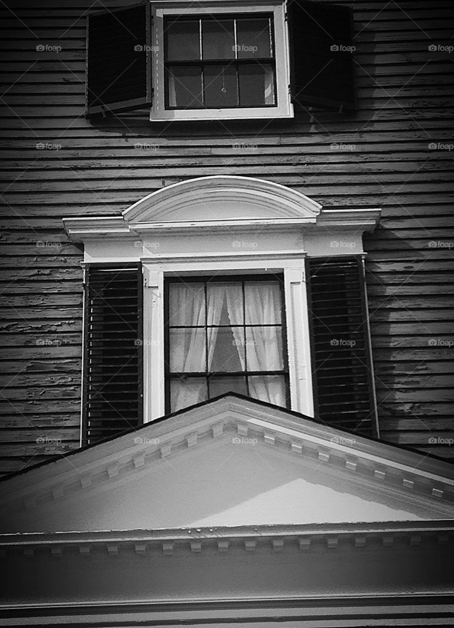 Black and white . Antique mansion in New England 