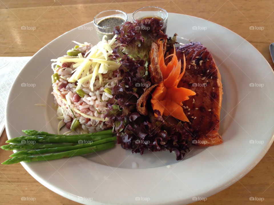 rice thai salad salmon by baerlach