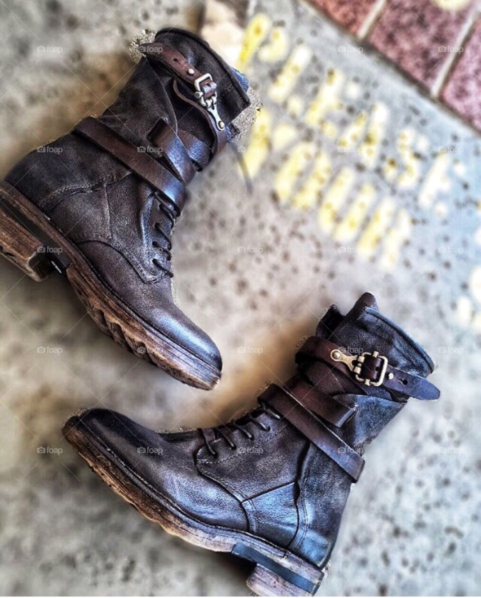 Combat boots 