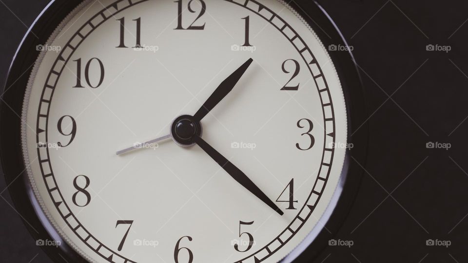 An alarm clock closeup