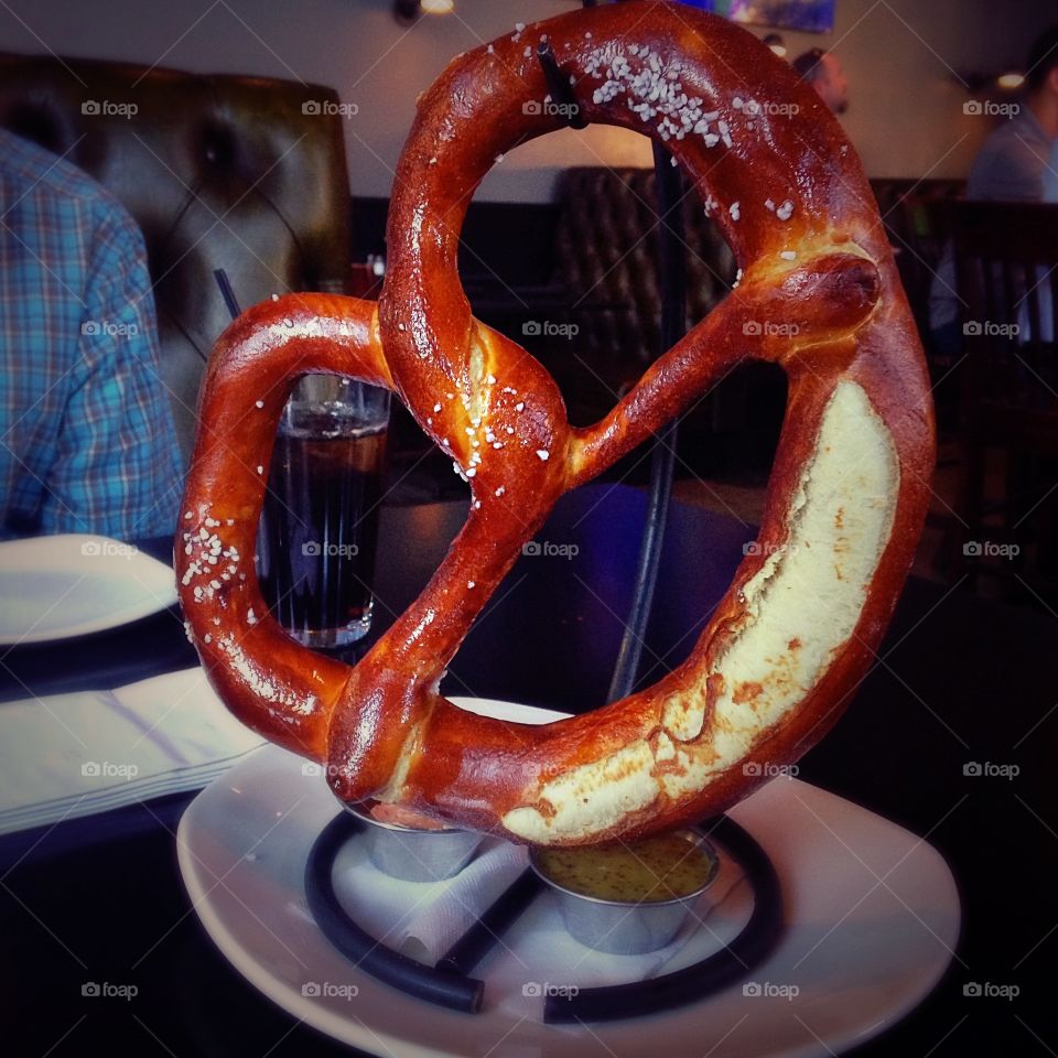Giant pretzel 