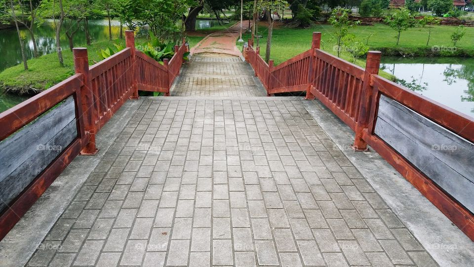 The bridge in the garden