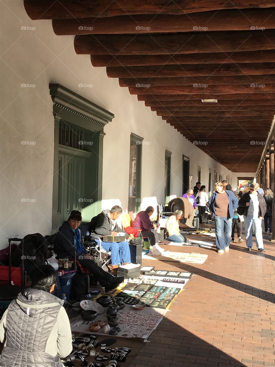Native American art market at the historic Palace of the Governors on the Santa Fe Plaza (New Mexico)