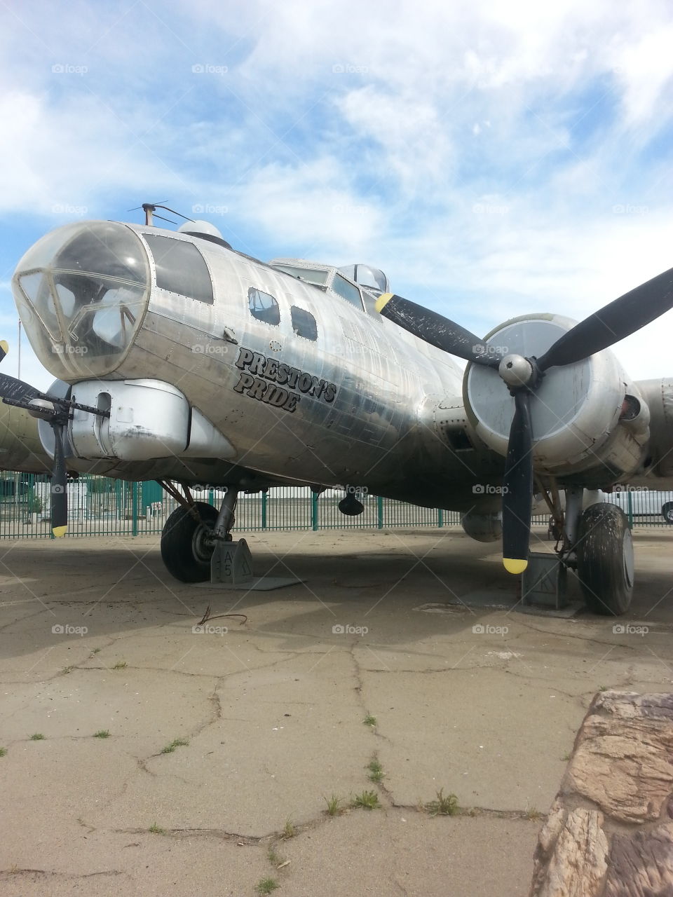 preston,s pride B17 flying fortress standing silently
