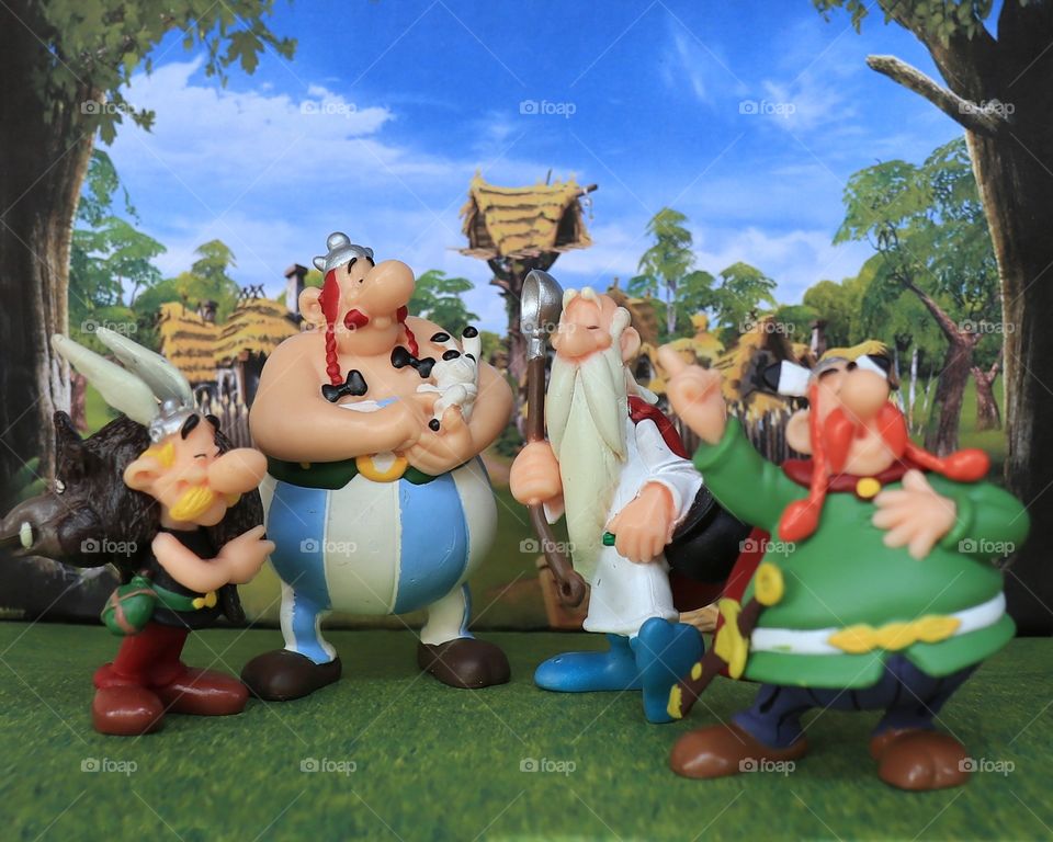 asterix and the gang on stage. tribute to uderzo and goscinny