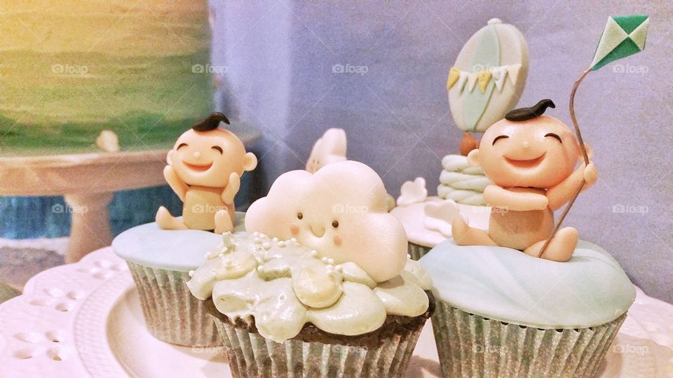 fondant sculpture party cupcakes