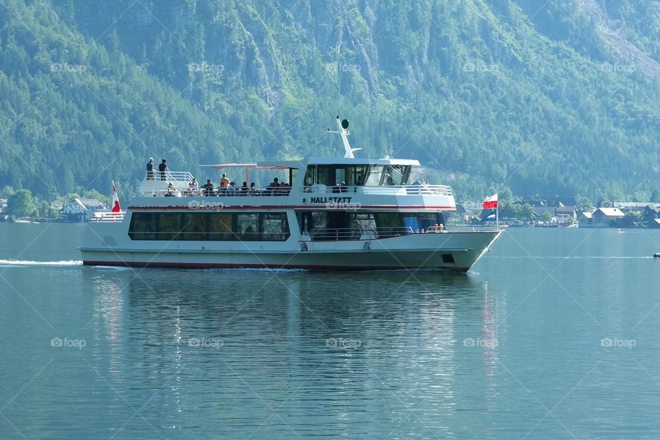 Ship at the Hallstätter lake