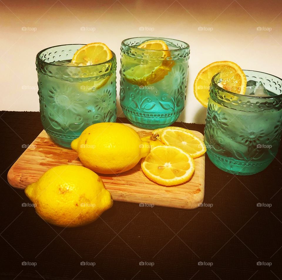 Summer detox lemon water 