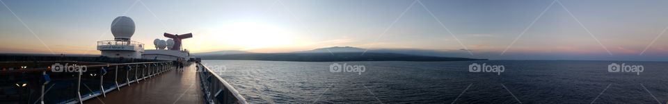 Hella Large Panoramic View of Cruise Ship