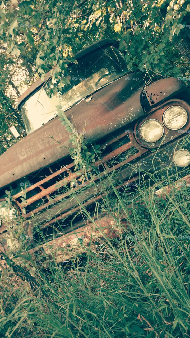 vintage car with memories long forgotten