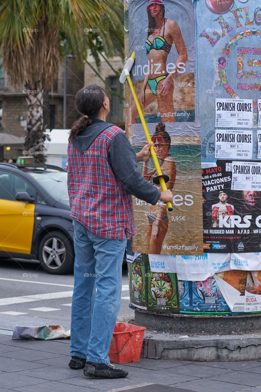 Colocando carteles