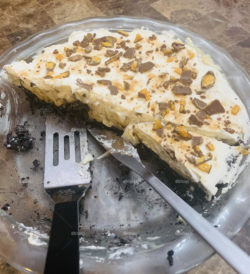 Caramel-banana cream pie 