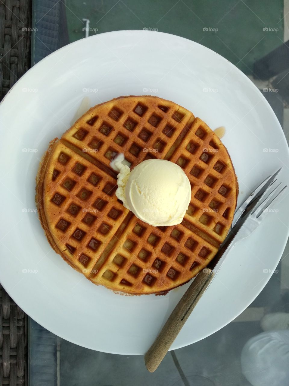 waffle with es cream