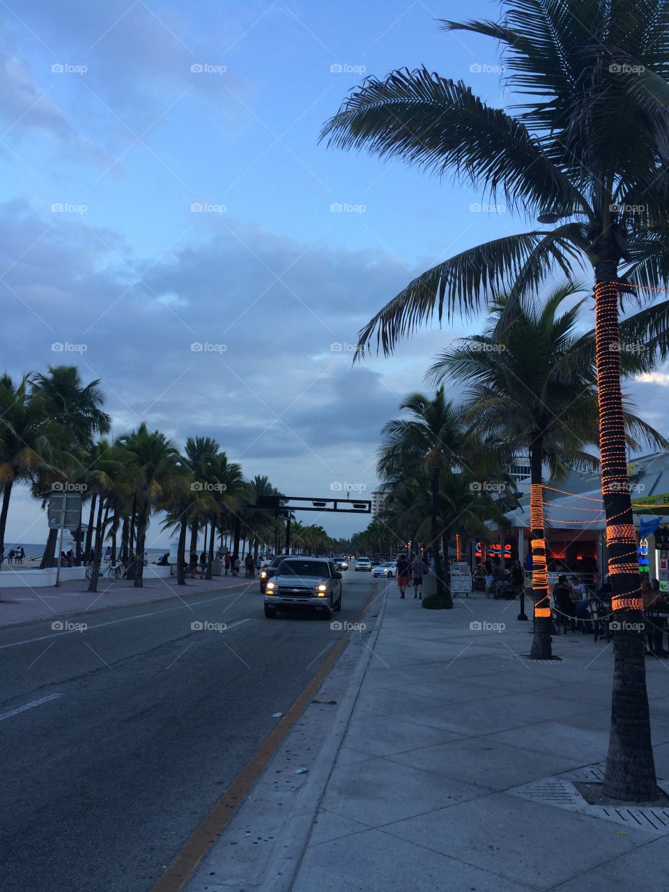 Stores and bars. Down town beach Lauderdale 