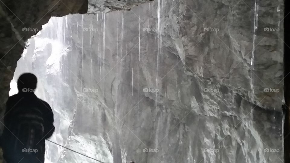 Regen in den Höhlen. der lauf ins Nase