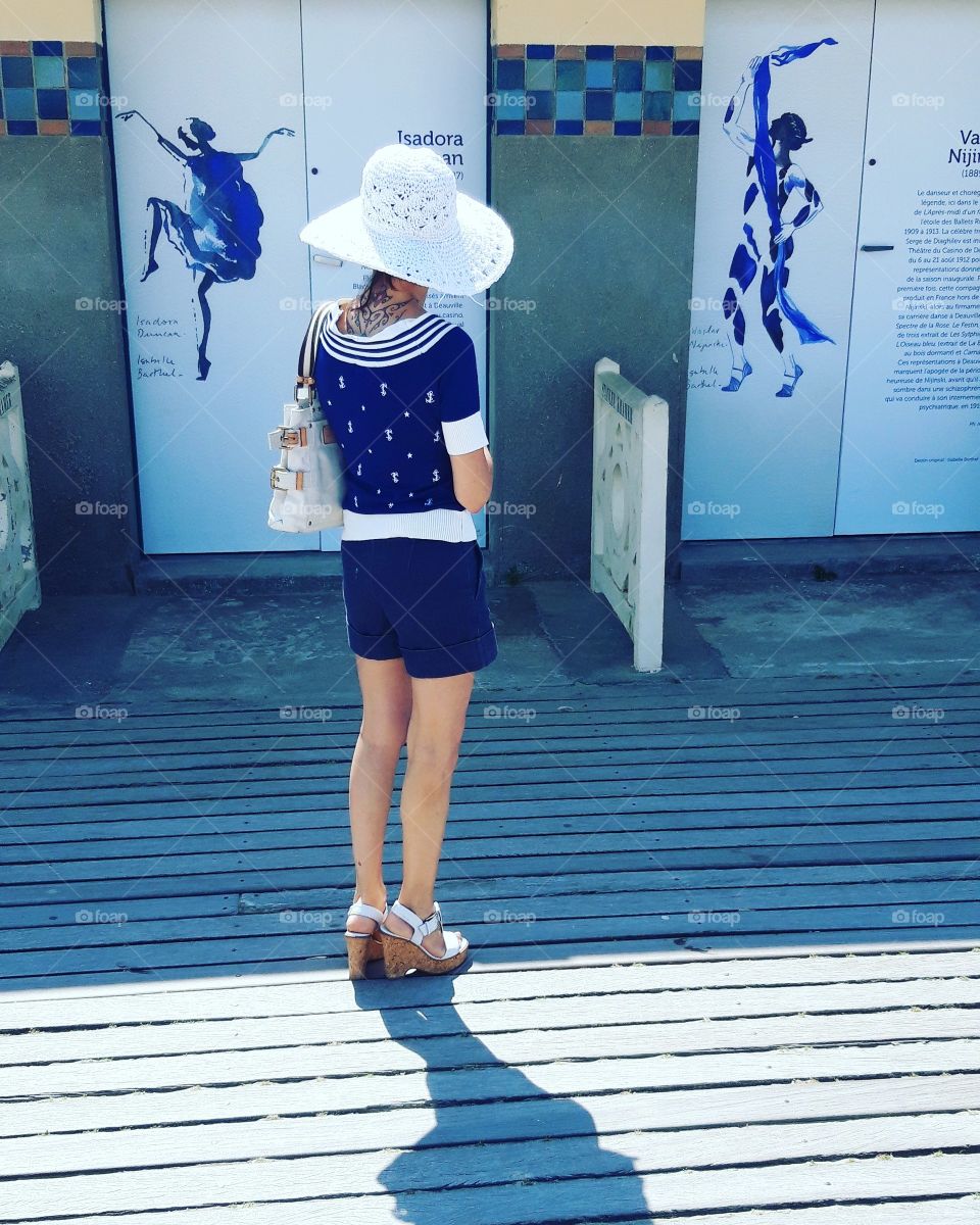 silhouettes in Deauville