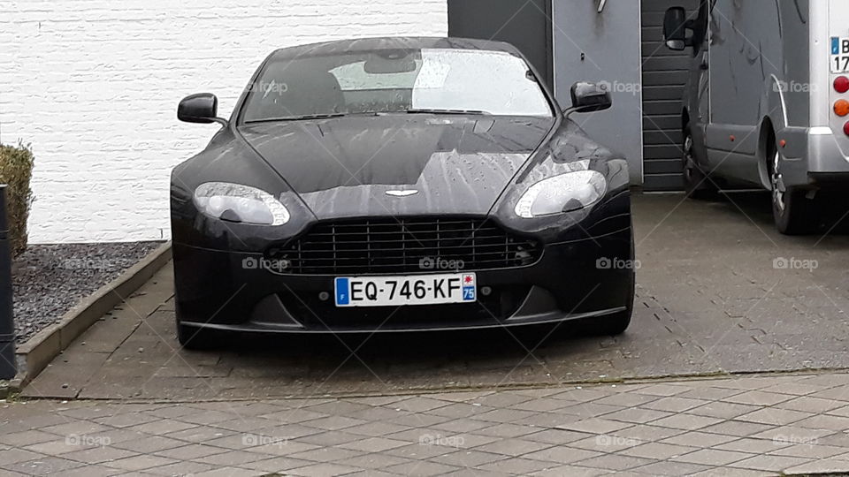 Aston Martin V12 Vantage 007 black old