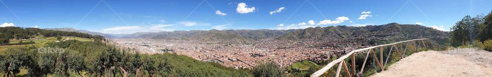 vue sur cusco depuis ancienne cité inca