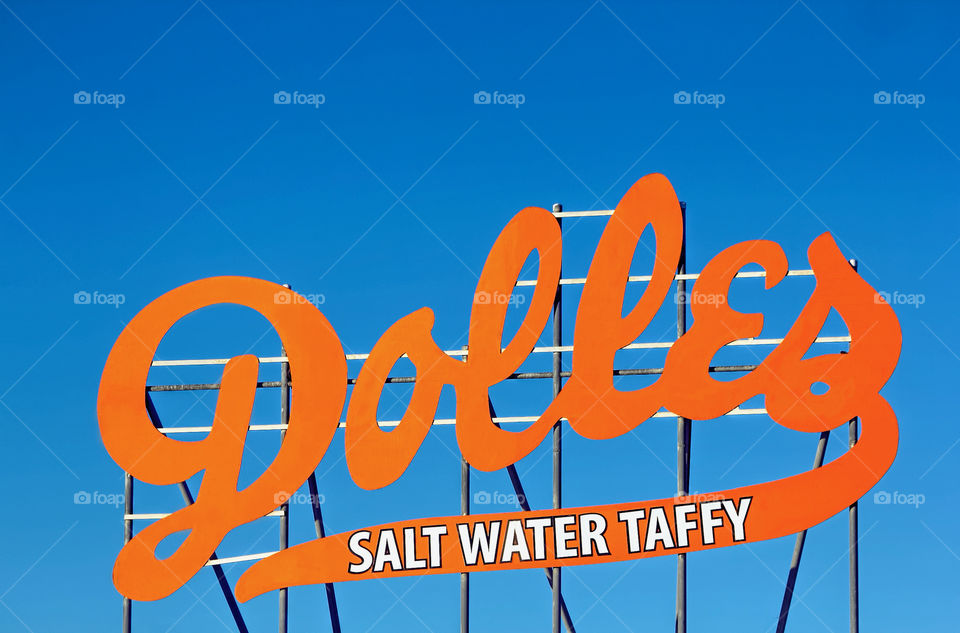 Sign for Dolles famous salt water taffy at Rehoboth Beach