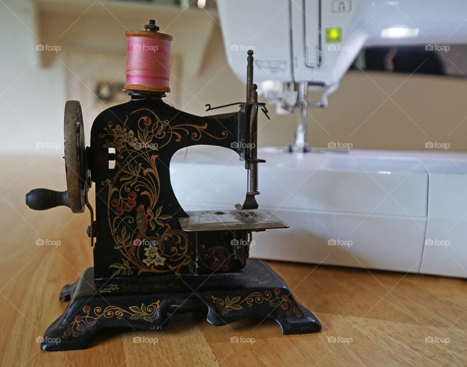 Antique children’s Sewing machine 