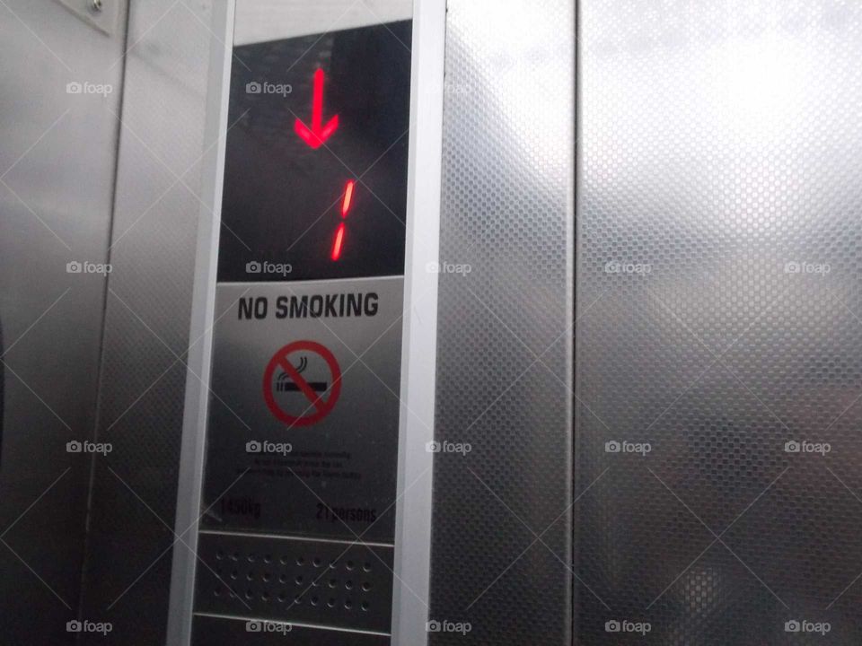 Lift no Smoking