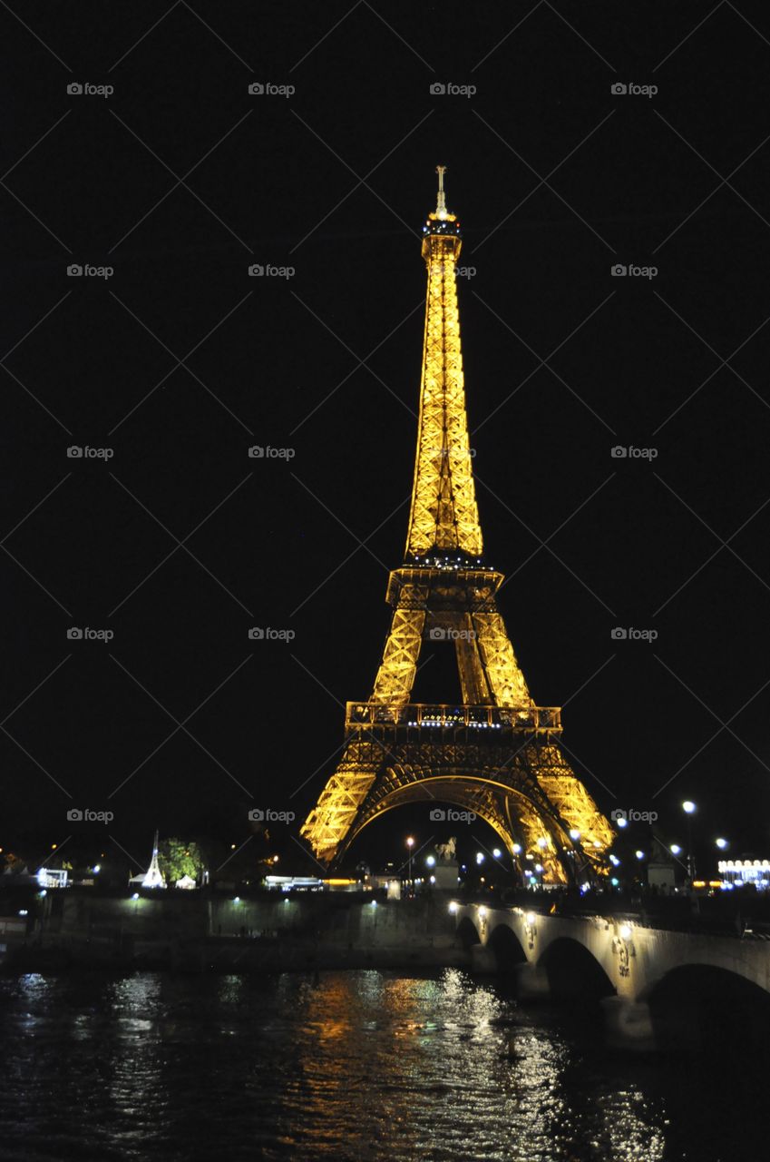 Night life in Paris
