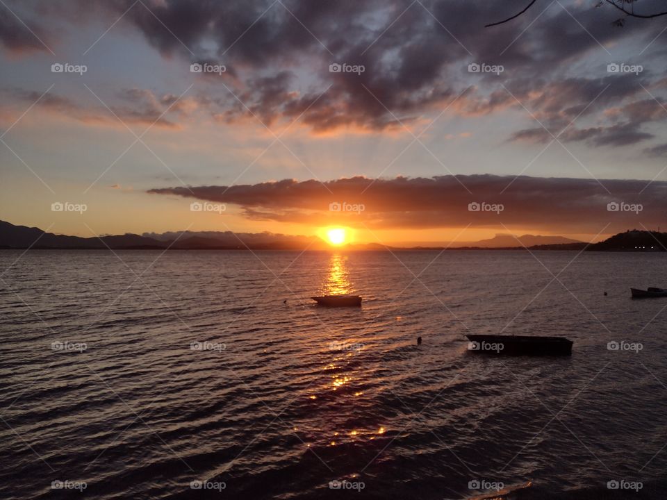 O pôr do sol aqui é diferente todos os dias.